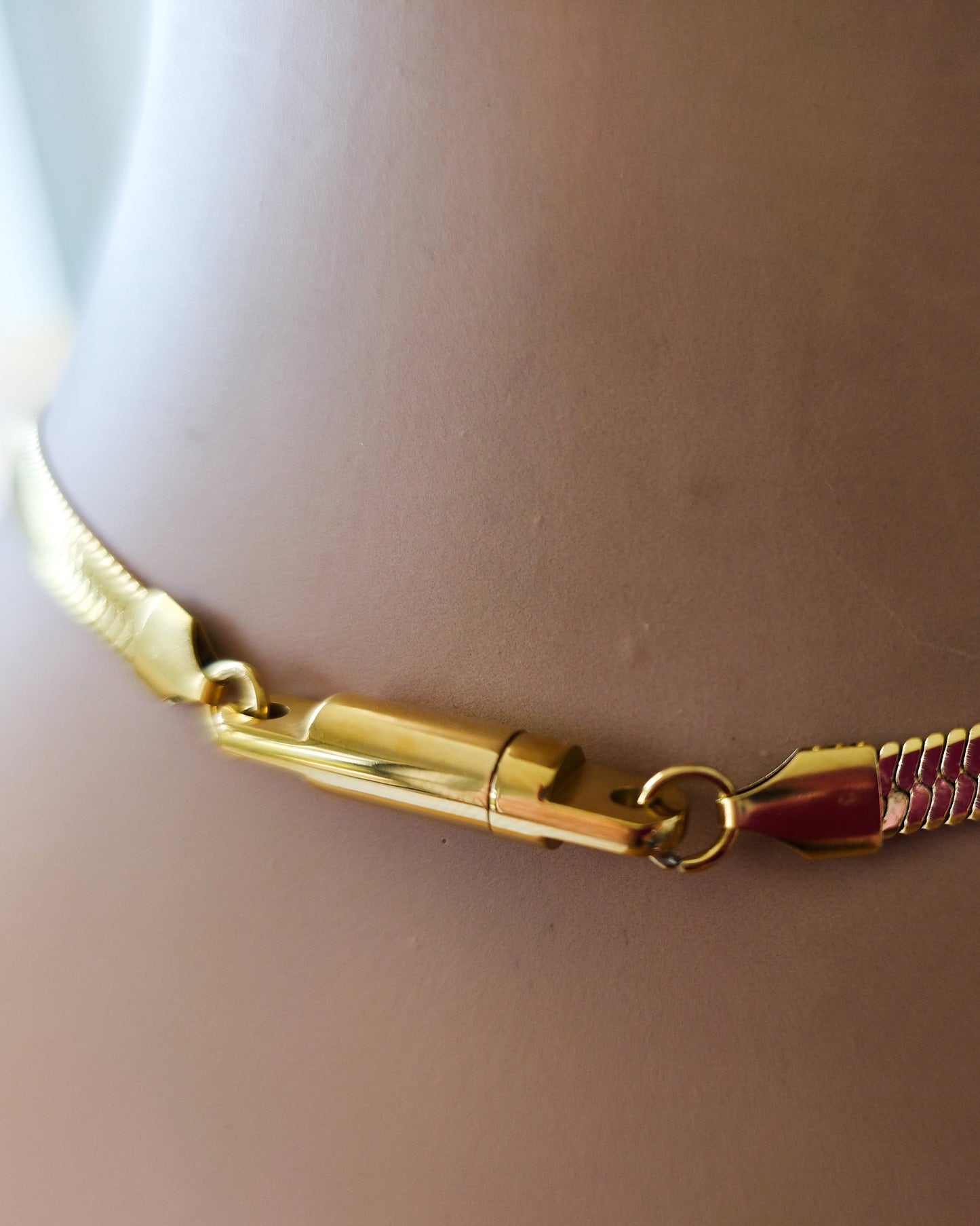 Collana girocollo con ciondolo a campana del collare diurno - Gioielli intimi di coppia con opzione di chiusura permanente