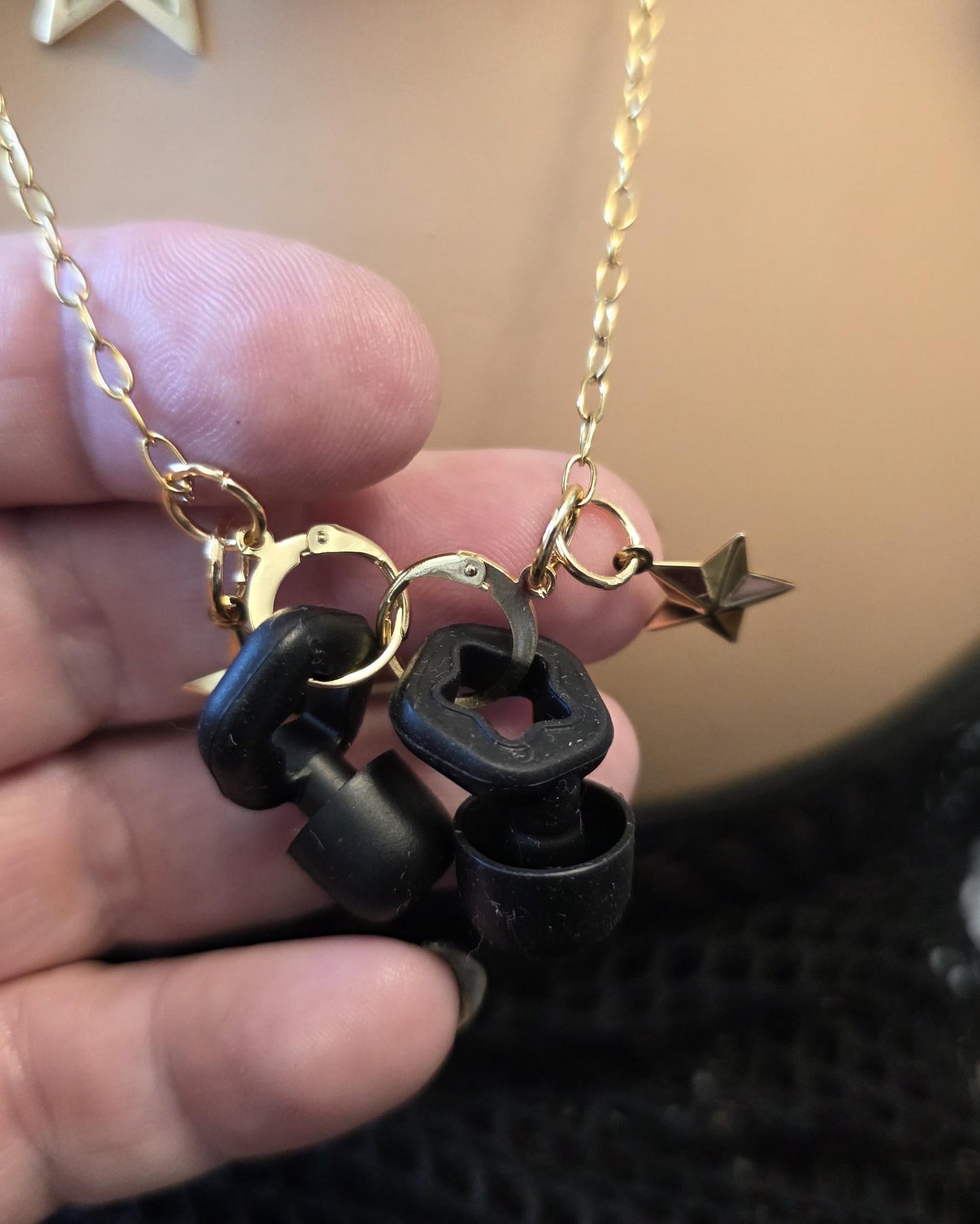 Loops Earplugs Keeper Rave Concert Necklace, Mens & Womens ADHD Autism Sensory Jewelry, Anti-Loss Earbud Necklace