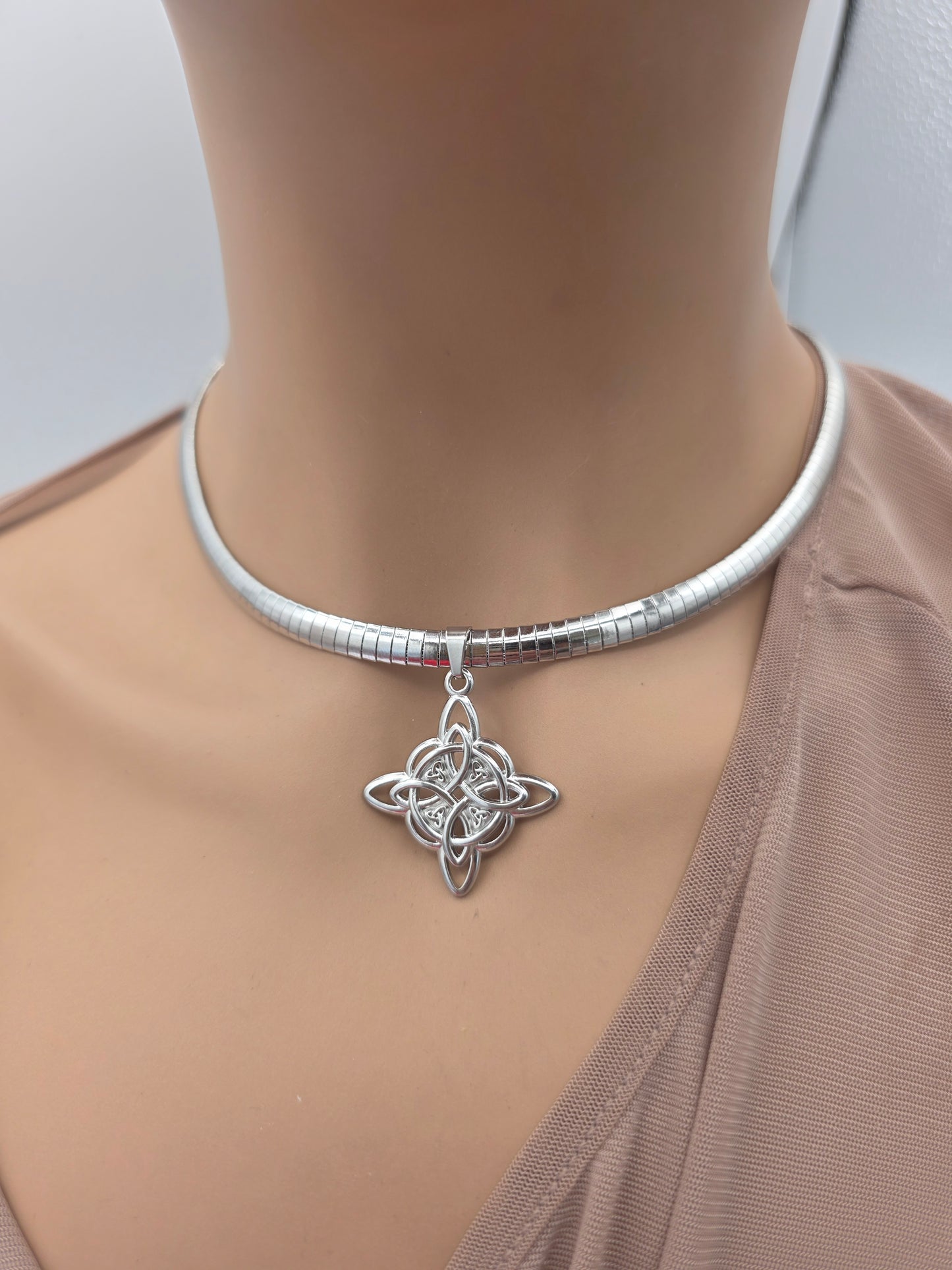 Celtic Witch Knot Pendant Necklaces On Formed Herringbone Chain - Protection amulet