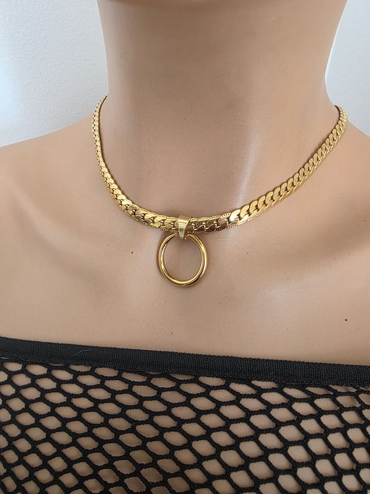 Gold Stahl Tag Halsband, gehämmert O-Ring-Anhänger, Verschluss Option - Fischgrätenkette Symbolische Halskette
