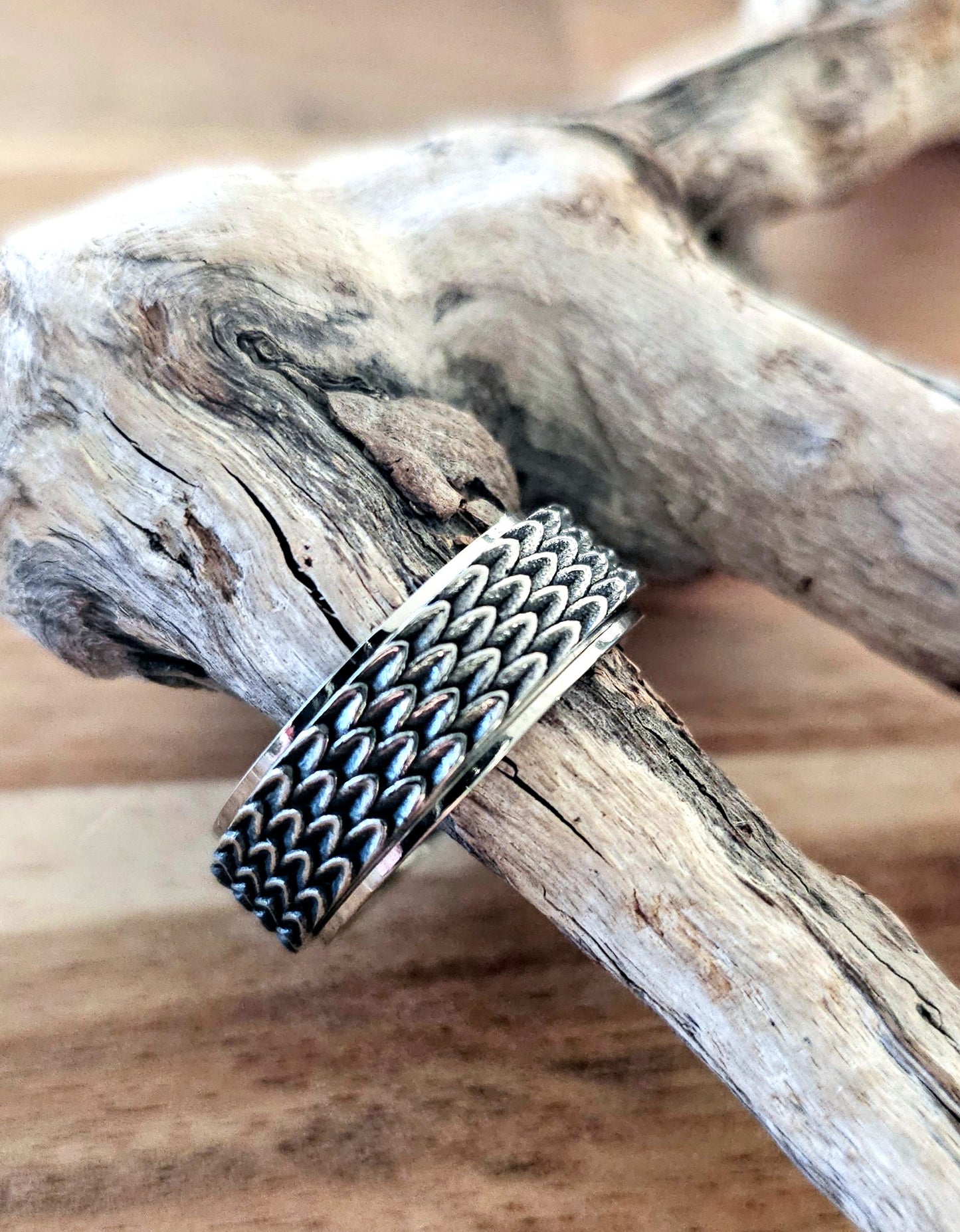 Dragon's Hoard Fidget Spinner Ring - Edelstahl Drachenschuppe Band