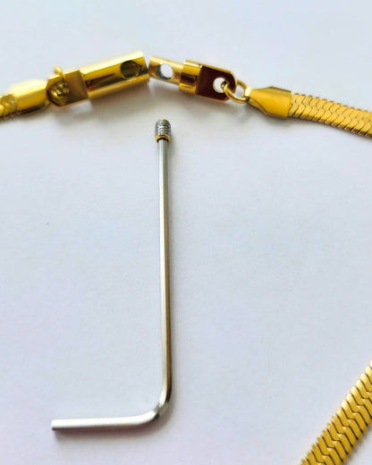 Collana sottomessa con collare da giorno in stile intimo con opzione di bloccaggio permanente