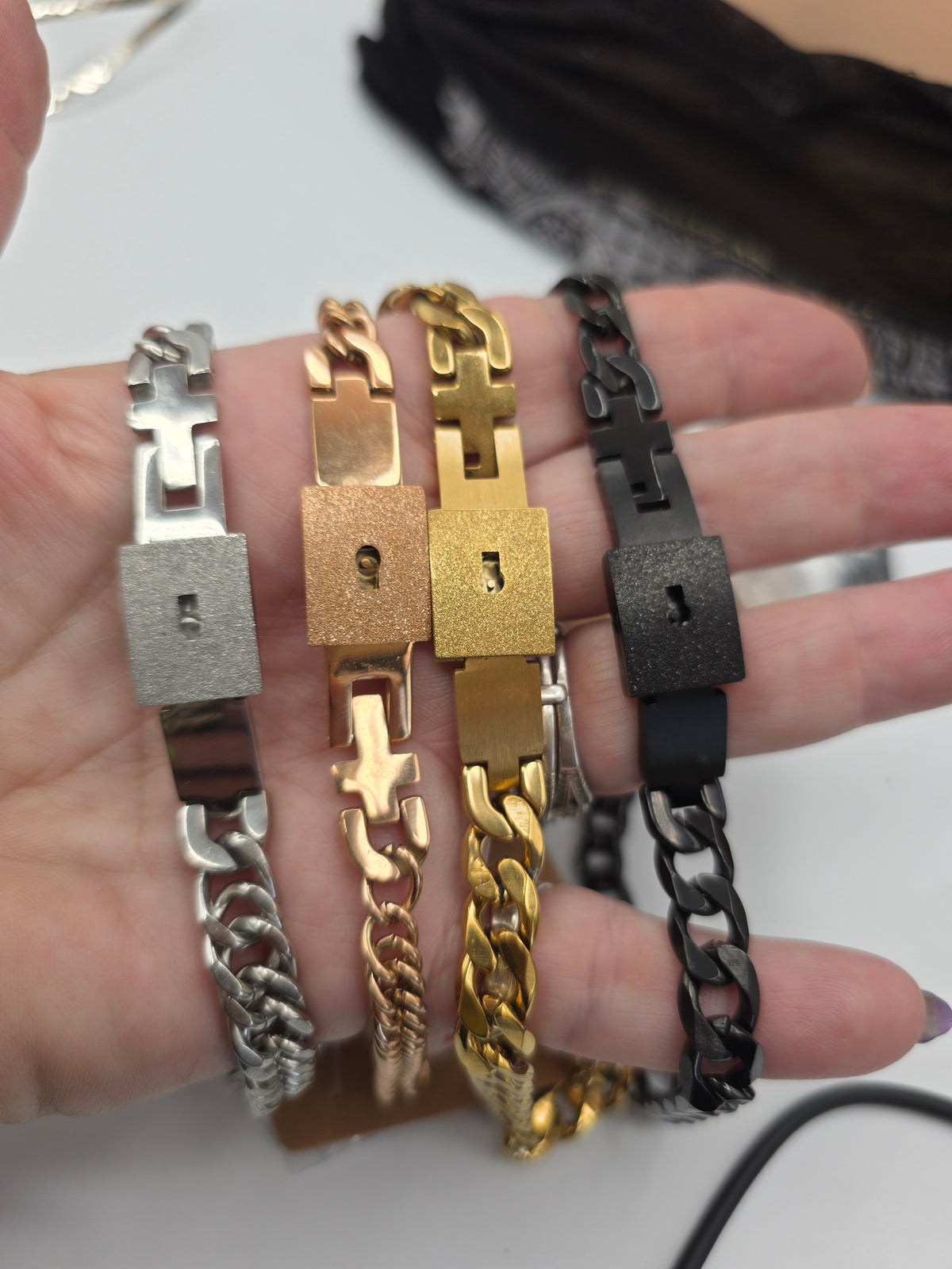 スチール製デイカラー – ダイヤモンドカットチェーン | 鍵付き高級ロック仕様