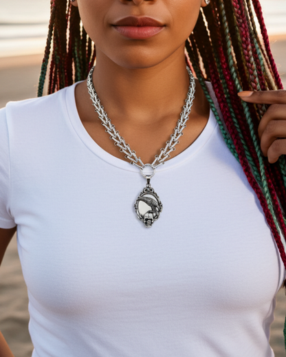 Raven and Skull Gothic Pendant Necklace - Norse Valkyrie Choker, Edelstahl Wikingerschmuck für Männer & Frauen