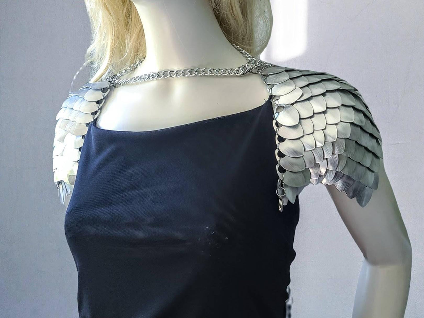 Metal Silver Shoulder Armor, Fantasy Scalemail Dragon Scale Womens Armor, Royal Fae Gala Fairytale Costume, Viking, Fairy Cosplay, Bookish