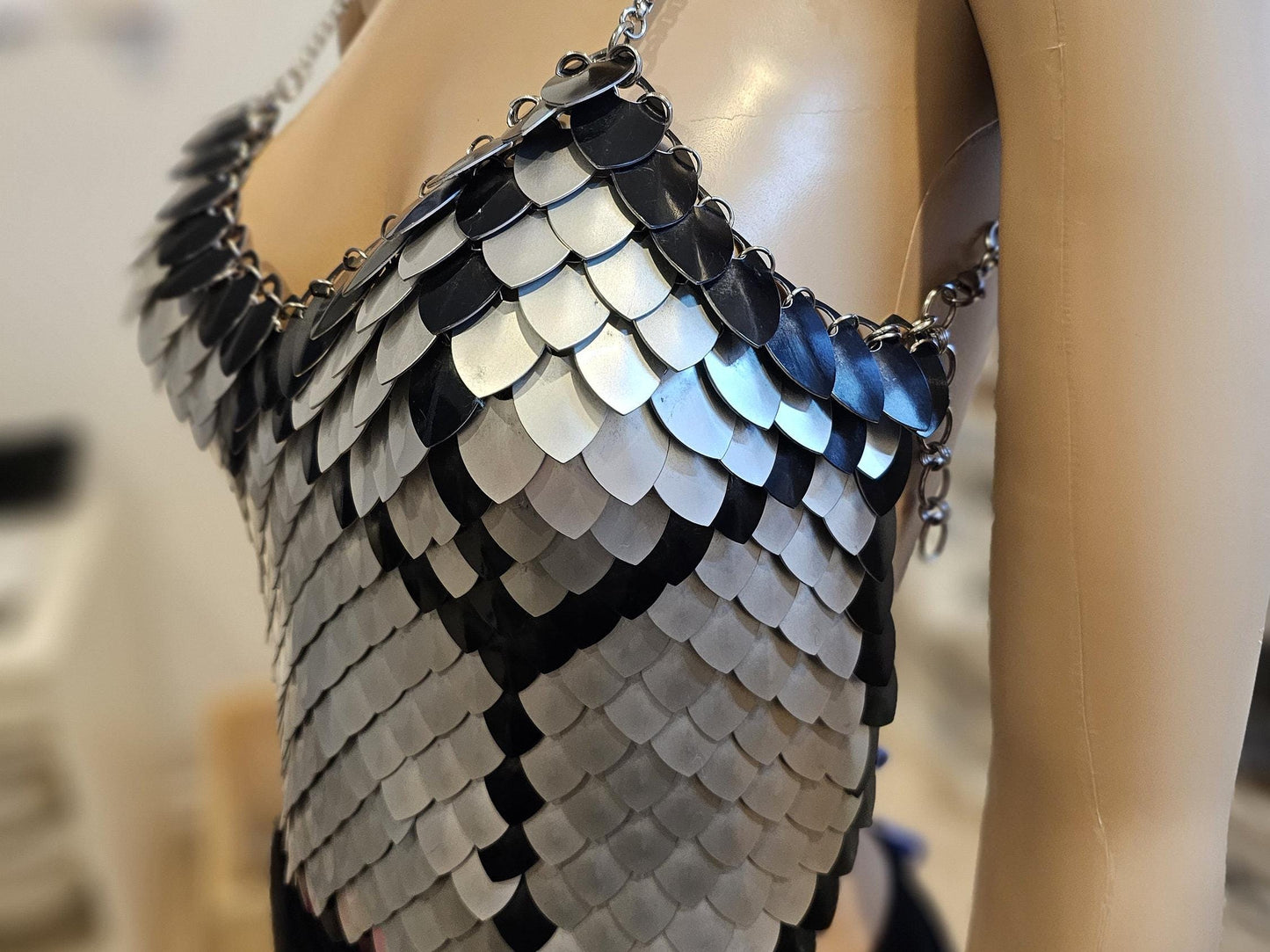 Metal Silver Breastplate Corset Armor, Fantasy Scalemail Dragon Scale Womens Armor, Royal Fae Gala Fairytale Costume, Viking, Fairy Cosplay