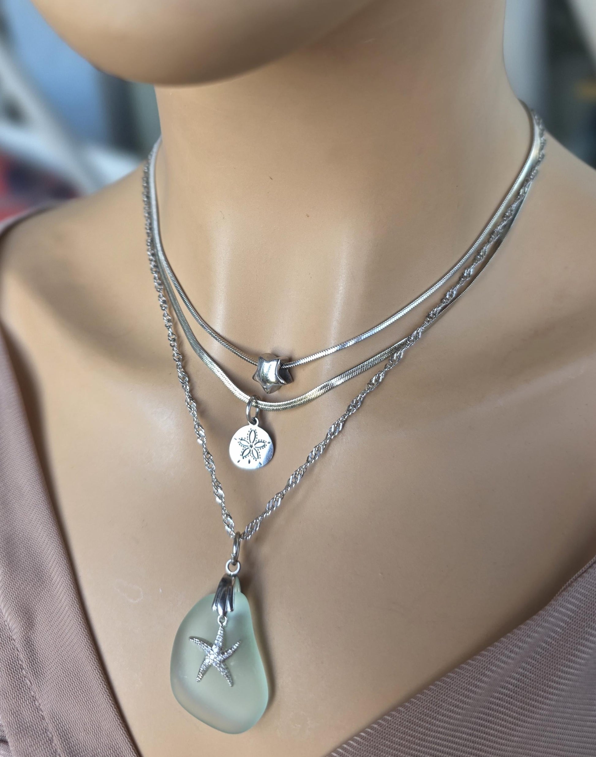 Layered Stainless Steel Sea Glass Necklace with Starfish Charm – Coastal Jewelry for Ocean Lovers