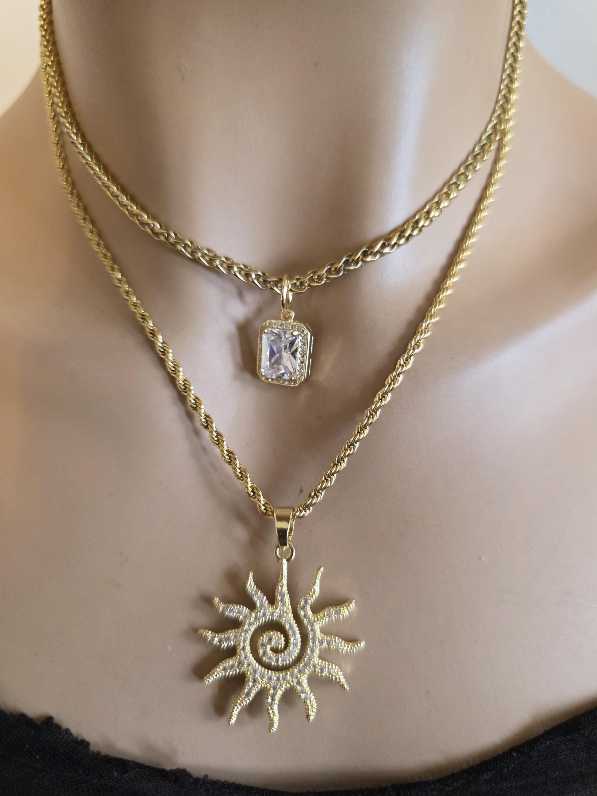 Gold Layered Multi Strand Sun Rhinestone Chunky Chain Choker Necklace Set - Luxury Style Stacked Jewelry