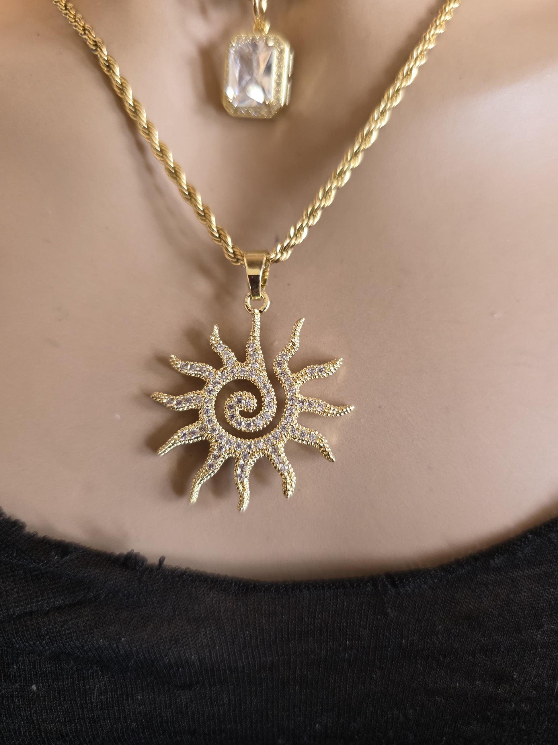 Gold Layered Multi Strand Sun Rhinestone Chunky Chain Choker Necklace Set - Luxury Style Stacked Jewelry