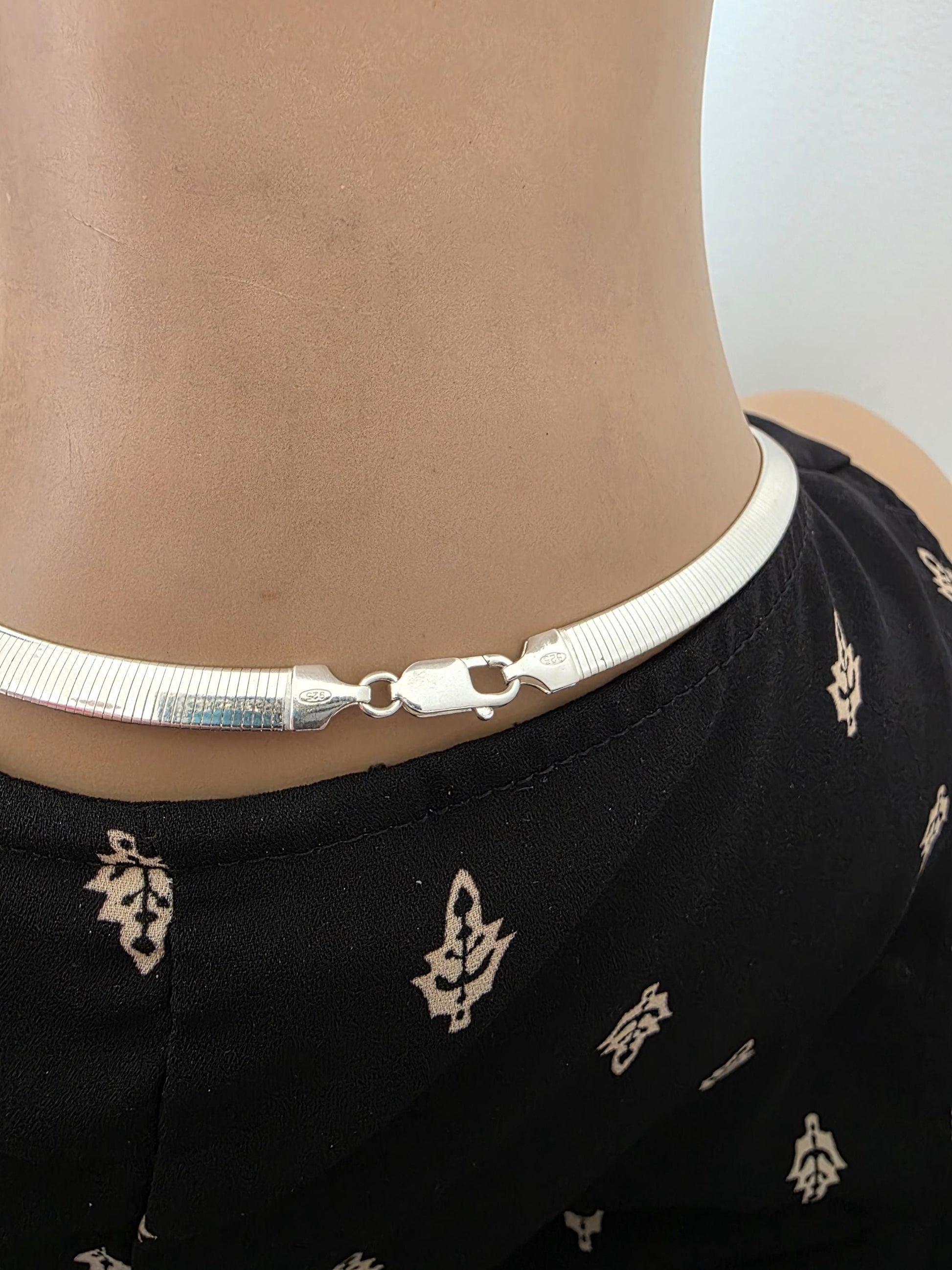 Reversible Sterling Silver & Gold Vermeil Omega Collar Necklace – 6mm Dual-Tone O-Ring Day Collar
