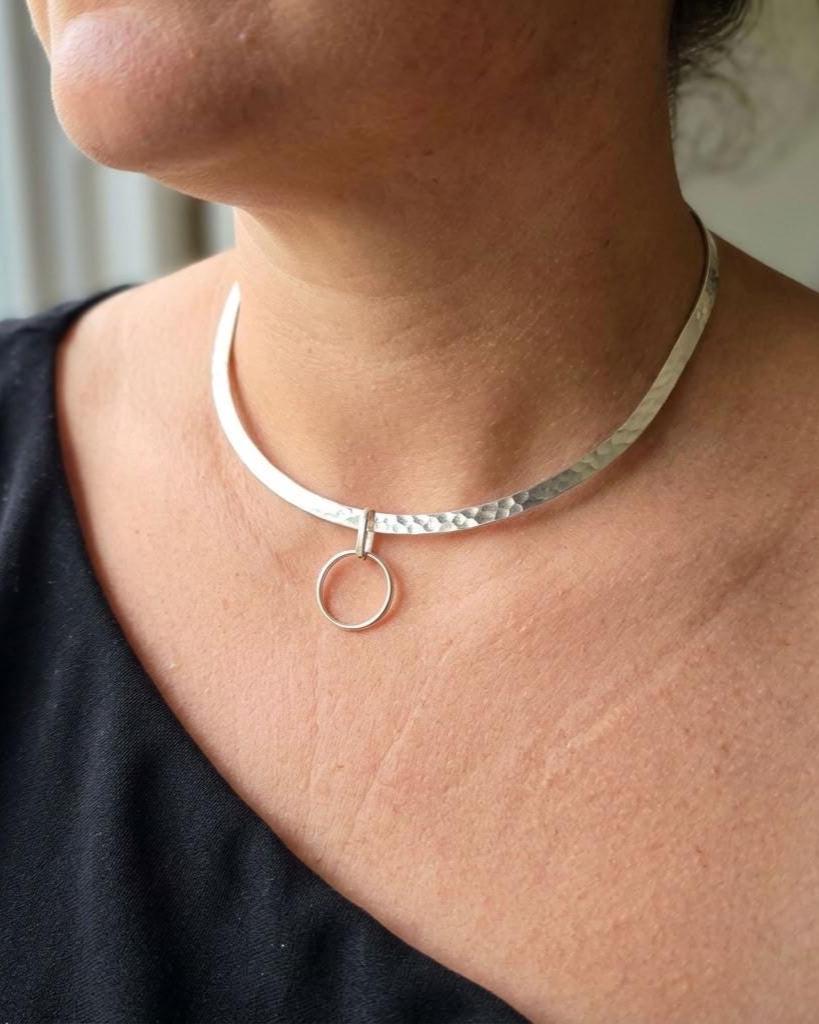 925 Sterling Silver Rigid Torque Day Collar Necklace – 4mm Hammered Elegant Luxury Choker, Locking Option