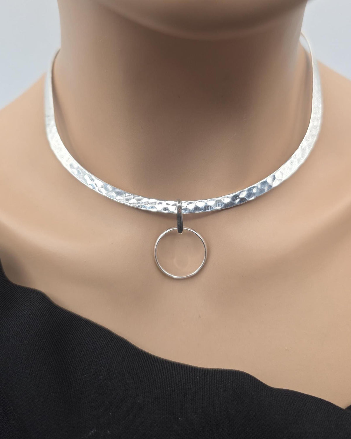925 Sterling Silver Rigid Torque Day Collar Necklace – 4mm Hammered Elegant Luxury Choker, Locking Option