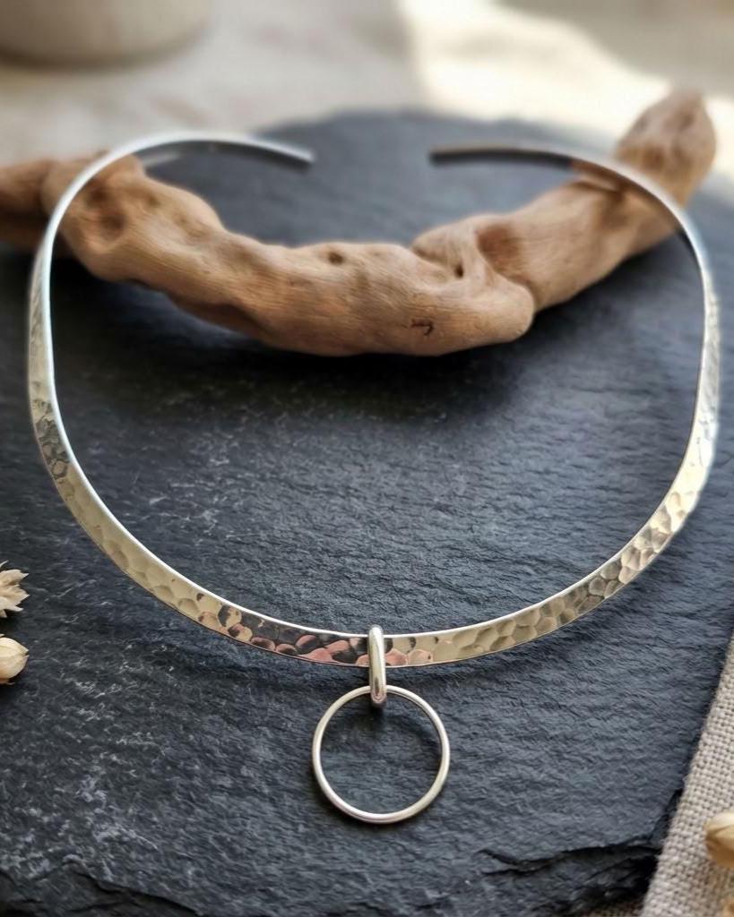 925 Sterling Silver Rigid Torque Day Collar Necklace – 4mm Hammered Elegant Luxury Choker, Locking Option