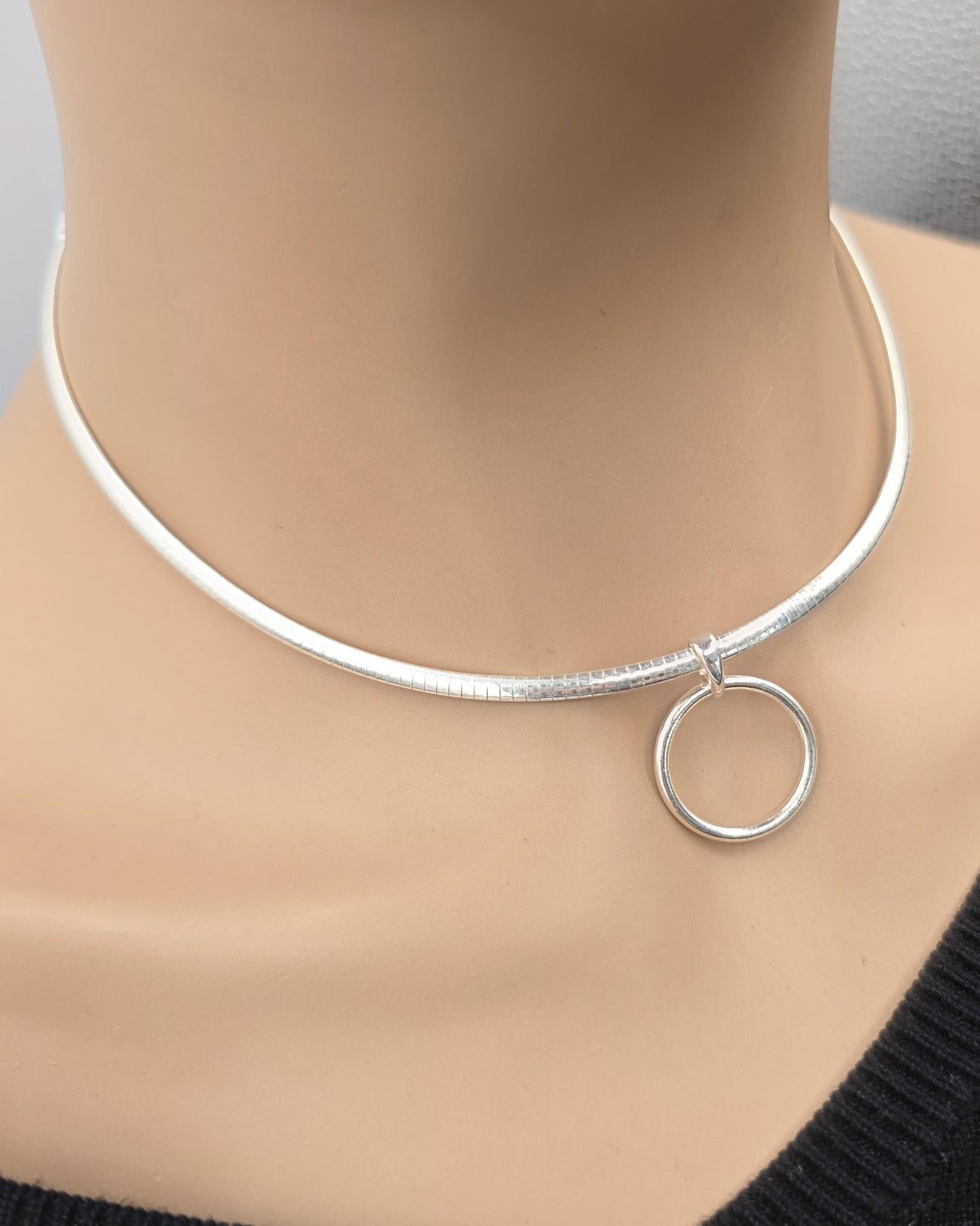 925 Sterling Silver Omega Chain Pendant Eternity O Ring Necklace Day Collar – Permanent Options Committment Jewelry
