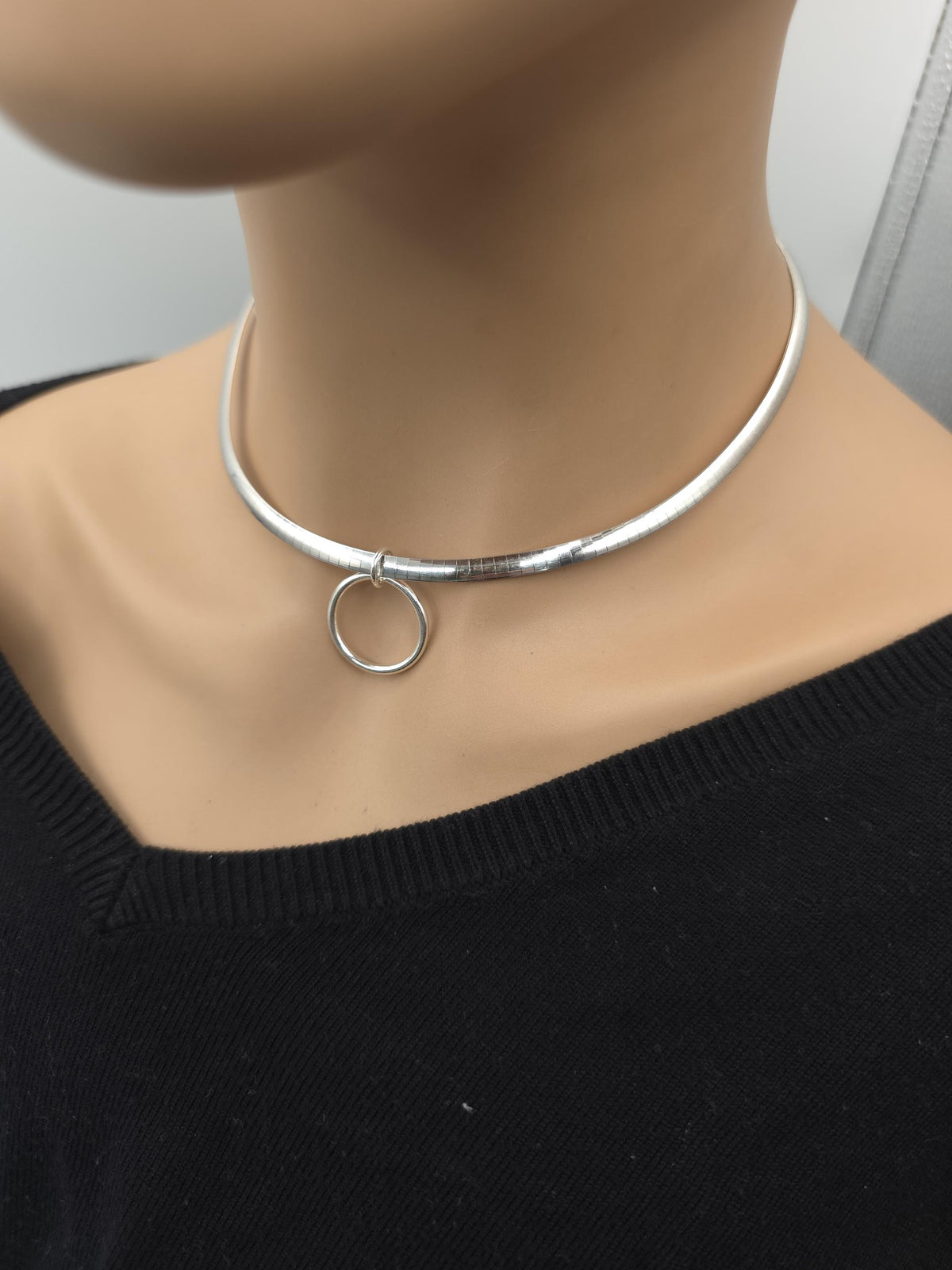 Reversible Rose Gold Vermeil & Sterling Silver Omega Collar Necklace – 4mm Dual-Tone O-Ring Day Collar