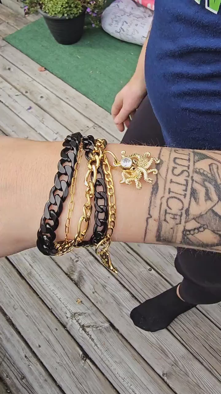 Car Key Holder Bracelet, black steel and Gold Plated chain Bracelet Remote Key Attachment Key Ring Keychain