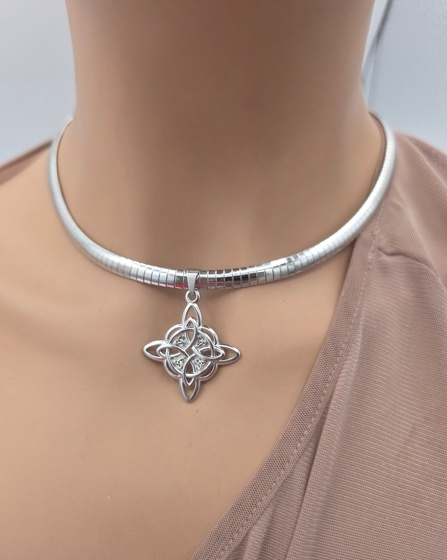 Celtic Witch Knot Pendant Necklaces On Formed Herringbone Chain - Protection amulet