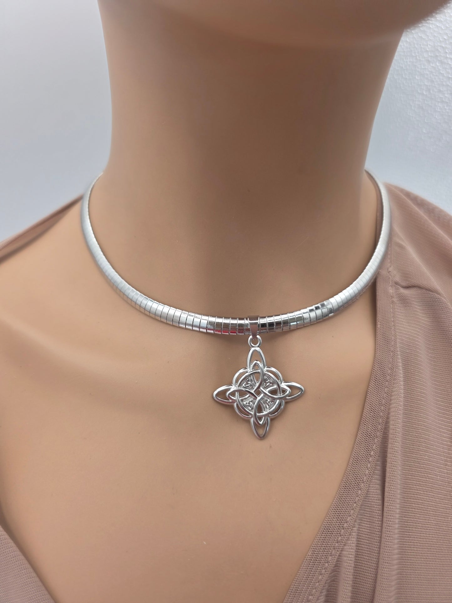 Celtic Witch Knot Pendant Necklaces On Formed Herringbone Chain - Protection amulet