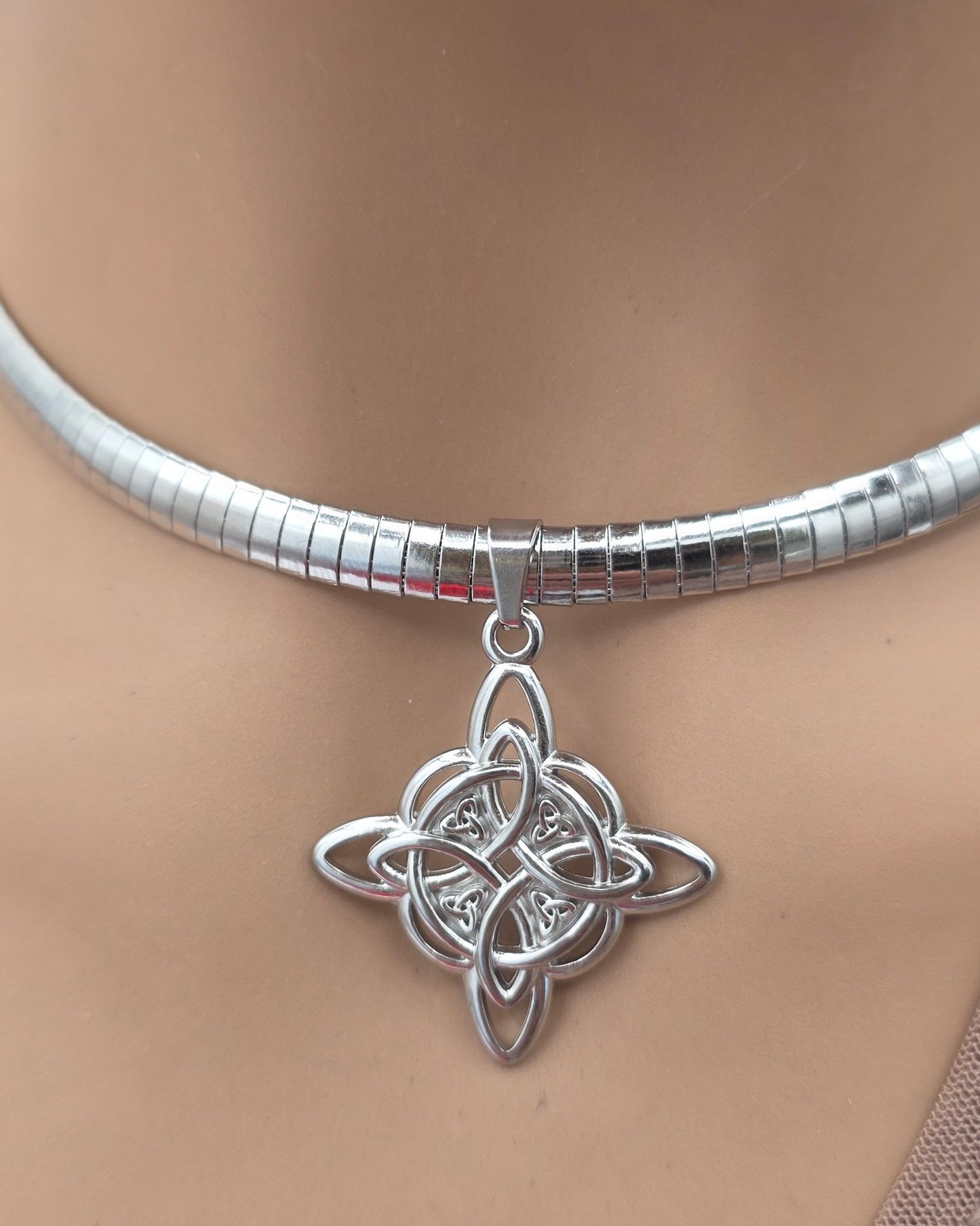 Celtic Witch Knot Pendant Necklaces On Formed Herringbone Chain - Protection amulet