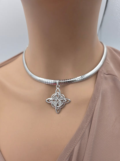 Celtic Witch Knot Pendant Necklaces On Formed Herringbone Chain - Protection amulet
