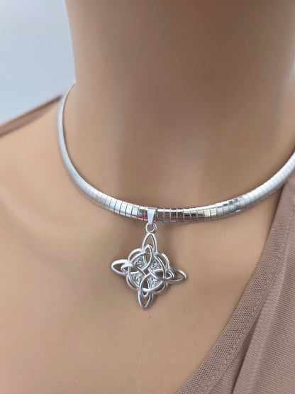 Celtic Witch Knot Pendant Necklaces On Formed Herringbone Chain - Protection amulet