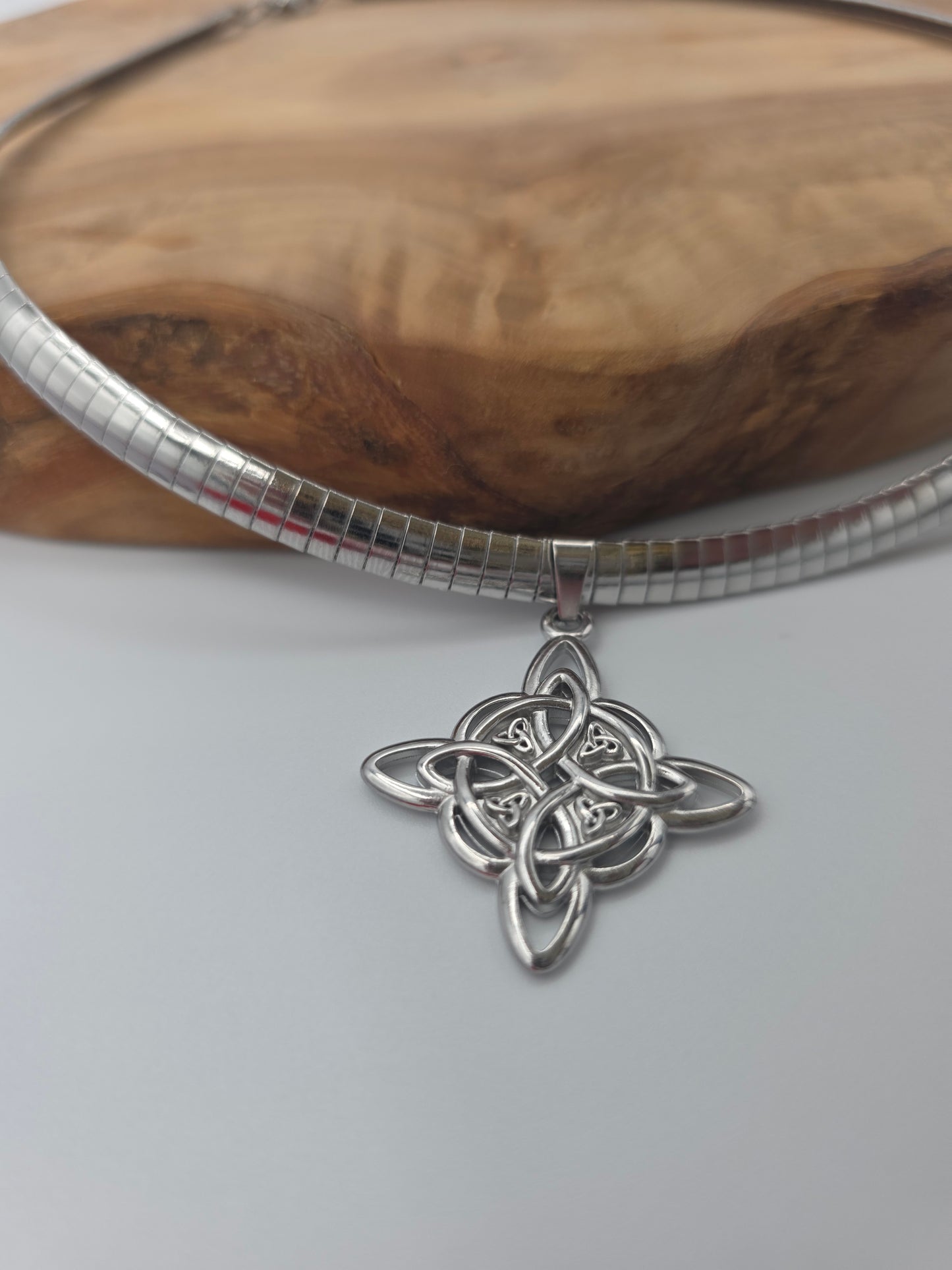 Celtic Witch Knot Pendant Necklaces On Formed Herringbone Chain - Protection amulet