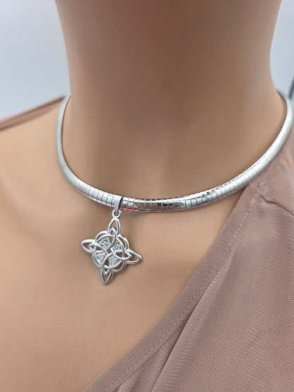 Celtic Witch Knot Pendant Necklaces On Formed Herringbone Chain - Protection amulet