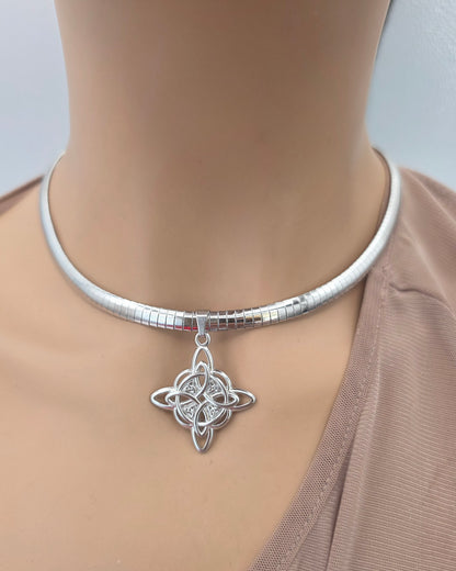 Celtic Witch Knot Pendant Necklaces On Formed Herringbone Chain - Protection amulet